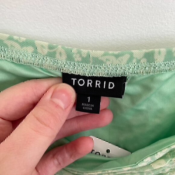 NEW NWT TORRID 1 Plus Size Stretch Mesh Cropped Shirred Cami Mint Green Floral - Picture 5 of 12